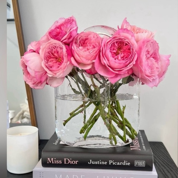 Original Olivia Glass Handbag Vase
Hand-blown Artisan Piece - Picture 1 of 13